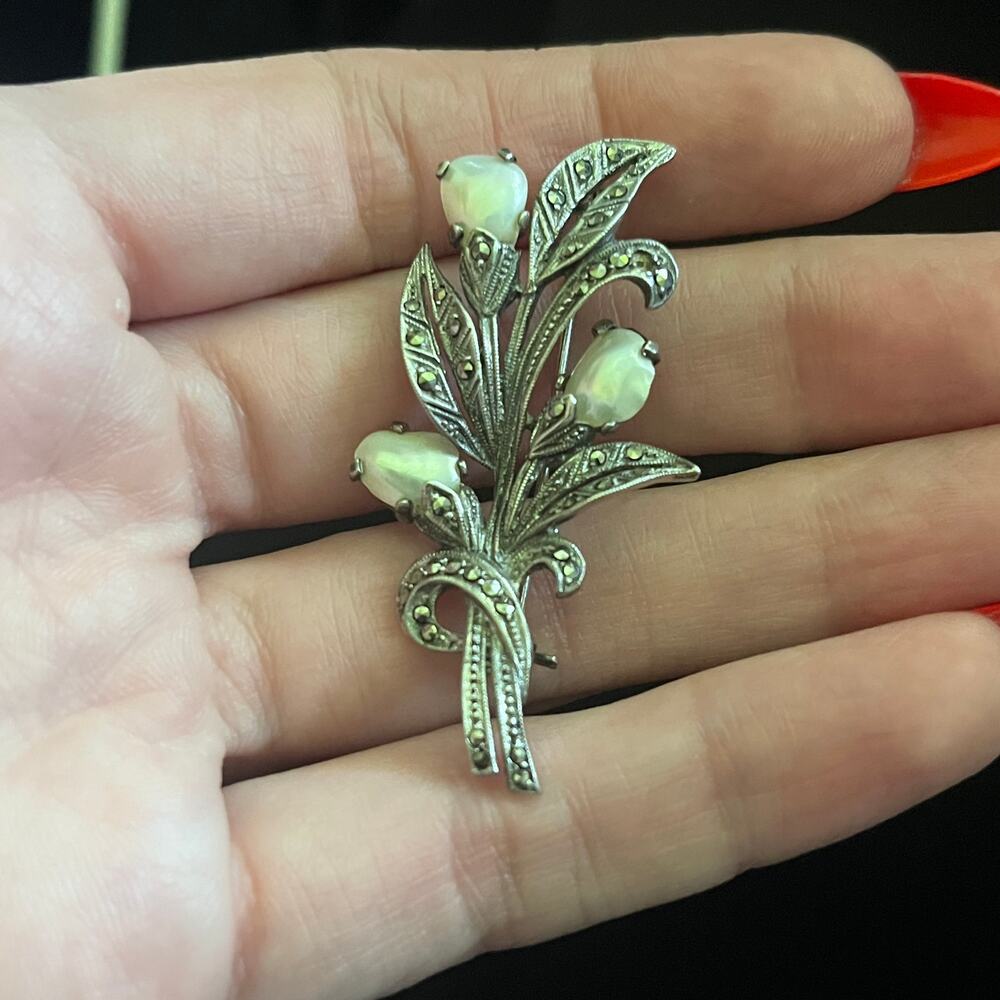Vtg Estate Mother of Pearl 925 Sterling Silver and Marcasite Flower Brooch Pin
